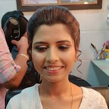 Classy Curlss Salon & Makeup Studio